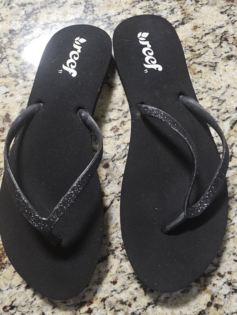 Reef Black Strap Flip Sandals Size 11 - Picture 2 of 7